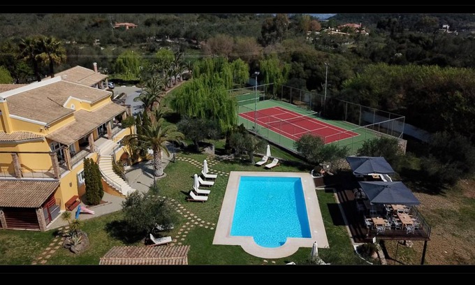 Vassilatika Villa | 1000 m² Villa ∙ 9 bedrooms ∙ 24 guests