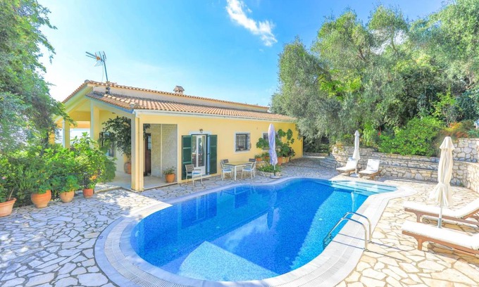 Nisaki Villa | 106 m² Villa ∙ 3 bedrooms ∙ 7 guests