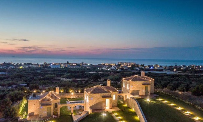 Agkisaras Resort | 110 m² Resort ∙ 3 bedrooms ∙ 127 guests