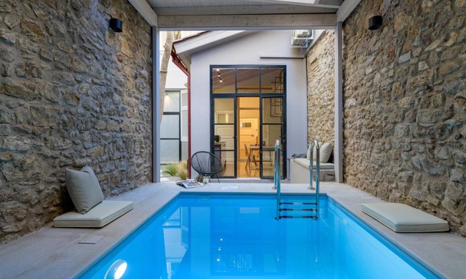Plaka Apartment | 120 m² Apartment ∙ 2 bedrooms ∙ 6 guests
