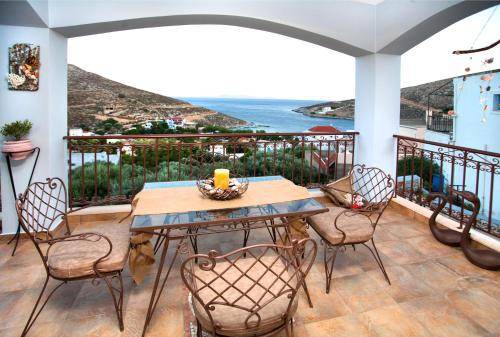 Vlychadia House | 120 m² House ∙ 3 bedrooms ∙ 6 guests