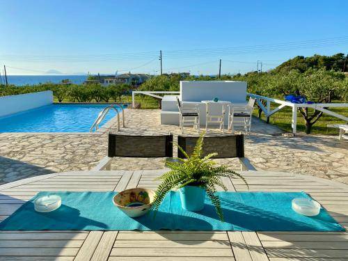 Pyrgos House | 120 m² House ∙ 4 bedrooms ∙ 6 guests