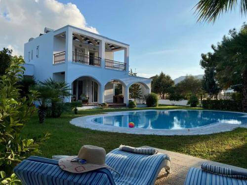 Archangelos Villa | 120 m² Villa ∙ 3 bedrooms ∙ 6 guests