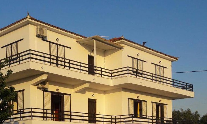Drosia House | 125 m² House ∙ 3 bedrooms ∙ 6 guests