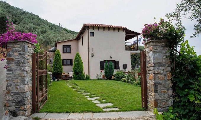 Afissos Villa | 125 m² Villa ∙ 2 bedrooms ∙ 8 guests