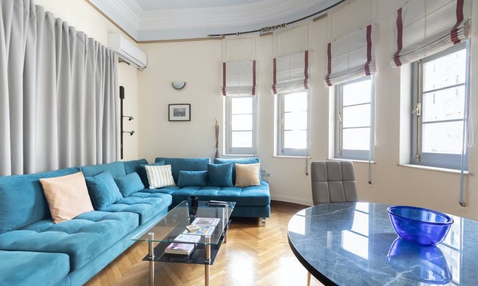 Plaka Apartment | 132 m² Apartment ∙ 4 bedrooms ∙ 10 guests