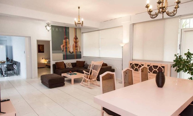 Ilioupoli Apartment | 140 m² Apartment ∙ 3 bedrooms ∙ 8 guests