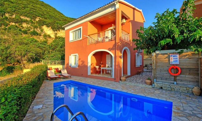 Petaleia Villa | 140 m² Villa ∙ 3 bedrooms ∙ 7 guests