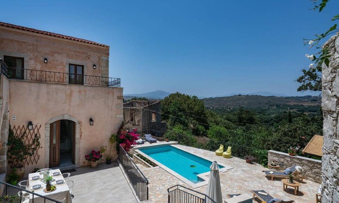 Armenoi House | 150 m² House ∙ 3 bedrooms ∙ 7 guests