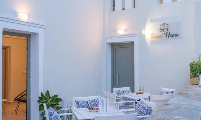 Naxos Town Apartment | 150 m² Serviced apartment ∙ 7 guests