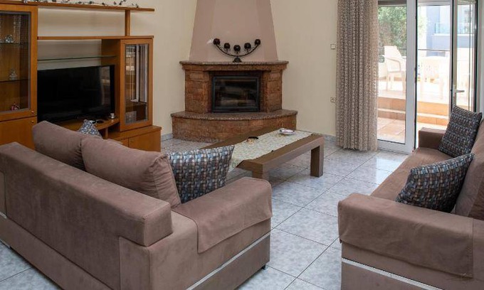 Nea Iraklitsa Villa | 170 m² Villa ∙ 4 bedrooms ∙ 8 guests
