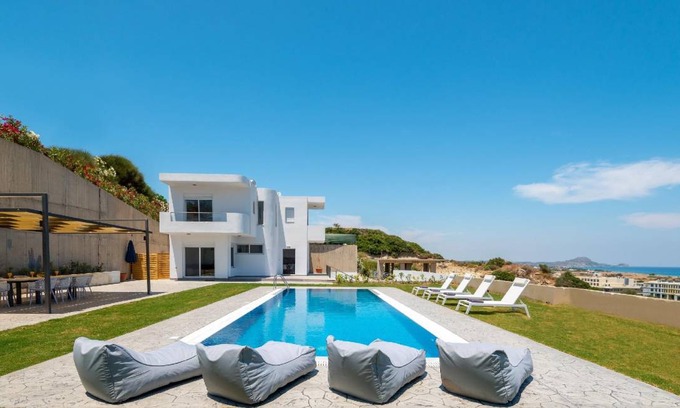 Kolymbia House | 180 m² House ∙ 4 bedrooms ∙ 8 guests