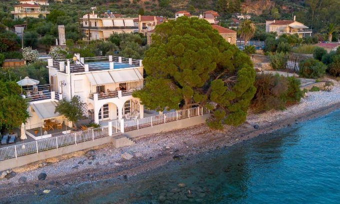 Paralia Vergas House | 180 m² House ∙ 3 bedrooms ∙ 5 guests