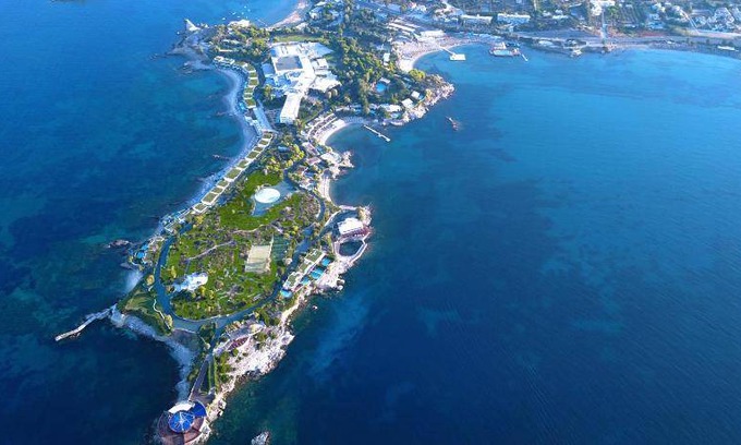 Lagonissi Resort | 180 m² Resort ∙ 20 guests