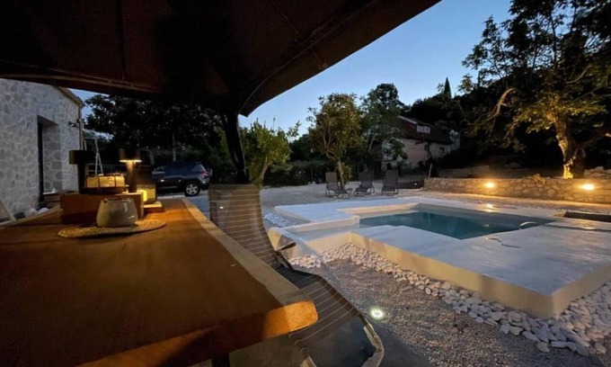 Parelia Villa | 180 m² Villa ∙ 4 bedrooms ∙ 12 guests