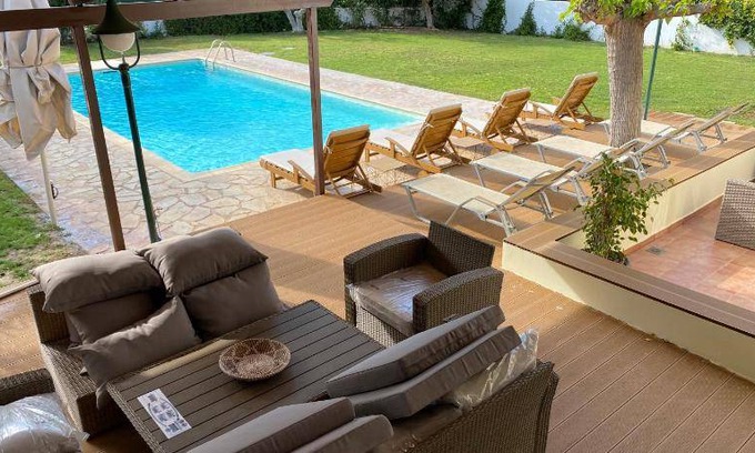 Palaia Fokaia Villa | 180 m² Villa ∙ 4 bedrooms ∙ 8 guests