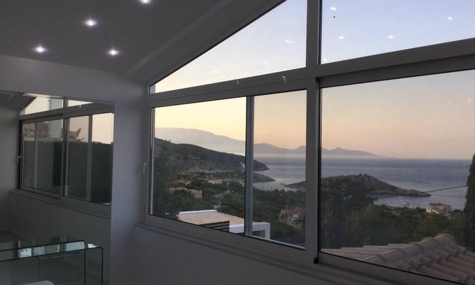 Varvara House | 185 m² House ∙ 1 bedroom ∙ 5 guests