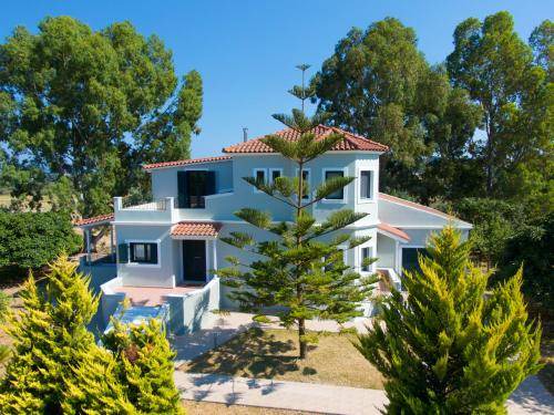Loukerata Villa | 190 m² Villa ∙ 4 bedrooms ∙ 8 guests