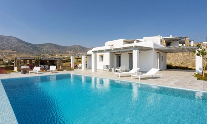 Paros Villa | 190 m² Villa ∙ 5 bedrooms ∙ 10 guests