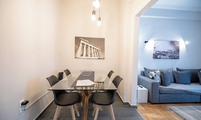 Omonia Apartment | 2-bedroom apartment in amazing Athina with AC