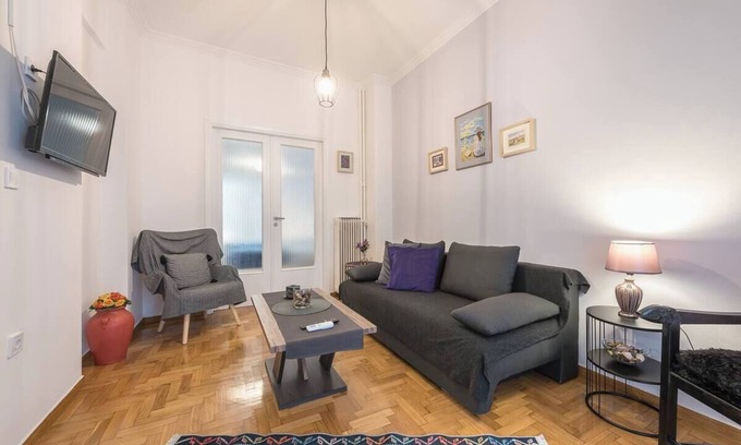 Omonia Apartment | 2-bedroom apartment in enchanting Athina with AC