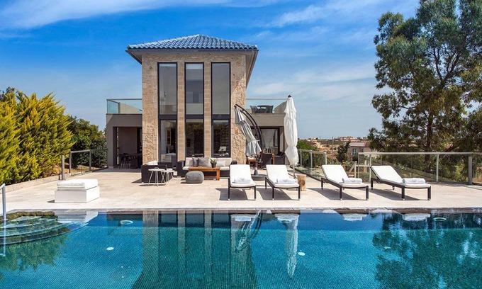 Stavros House | 200 m² Farmhouse ∙ 4 bedrooms ∙ 10 guests