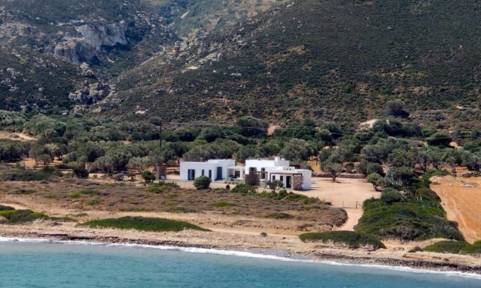 Milos Villa | 200 m² Villa ∙ 1 bedroom ∙ 8 guests