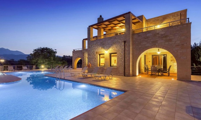 Apokoronas Villa | 200 m² Villa ∙ 6 bedrooms ∙ 14 guests