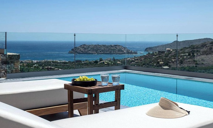 Kounelion House | 210 m² Farmhouse ∙ 6 bedrooms ∙ 18 guests