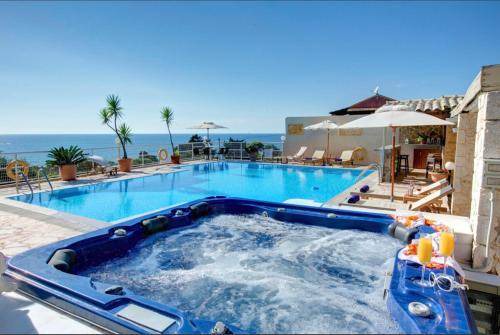 Skala Resort | 220 m² Resort ∙ 5 bedrooms ∙ 12 guests