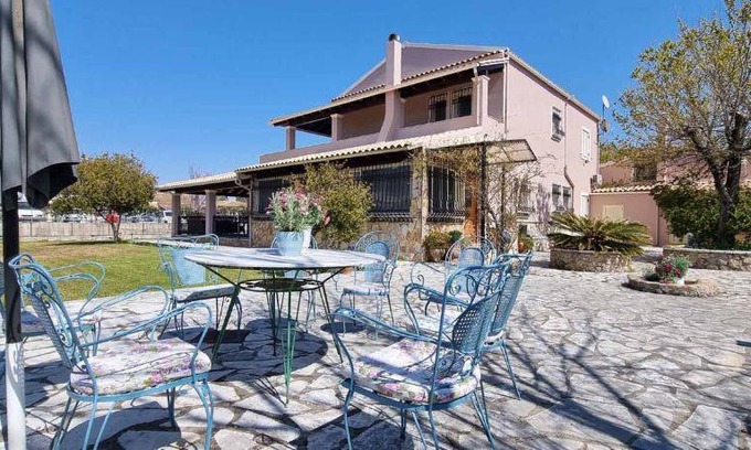 Corfu Town Villa | 240 m² Villa ∙ 6 bedrooms ∙ 12 guests