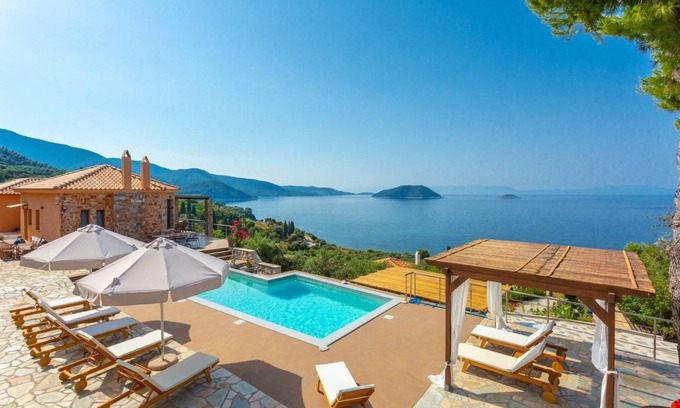 Xanthi Region Villa | 245 m² Villa ∙ 5 bedrooms ∙ 10 guests