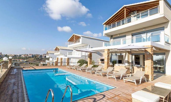 Nea Moudania Villa | 250 m² Villa ∙ 4 bedrooms ∙ 10 guests