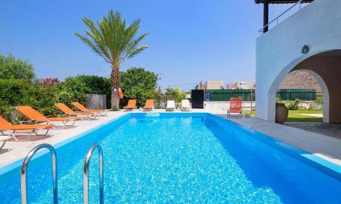 Stavros Villa | 250 m² Villa ∙ 5 bedrooms ∙ 10 guests