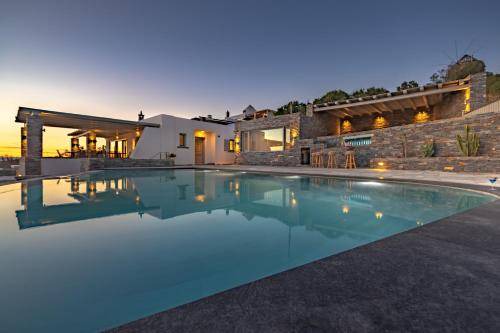 Koundouros Villa | 275 m² Villa ∙ 4 bedrooms ∙ 8 guests