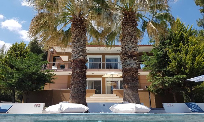 Kriopigi House | 320 m² House ∙ 5 bedrooms ∙ 12 guests