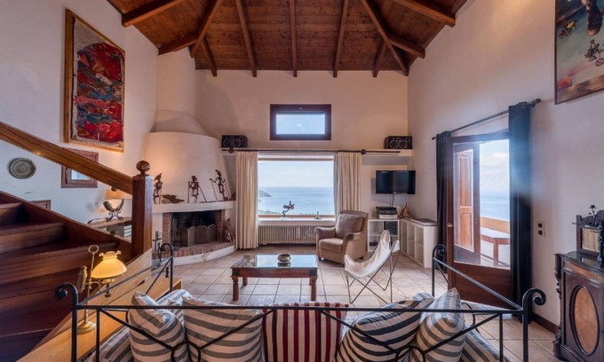 Katsikia House | 322 m² House ∙ 5 bedrooms ∙ 9 guests