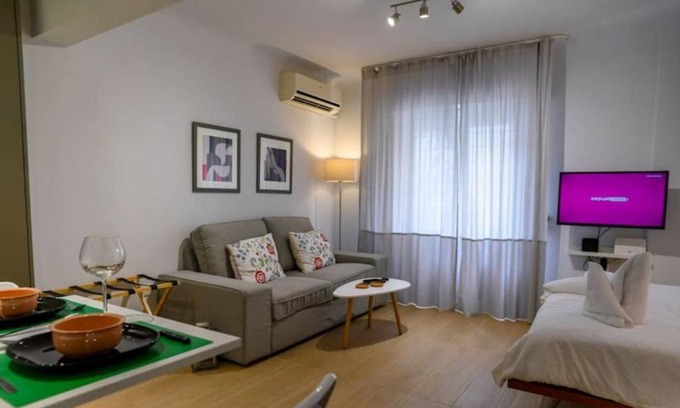 Plaka Apartment | 35 m² Apartment ∙ 2 guests