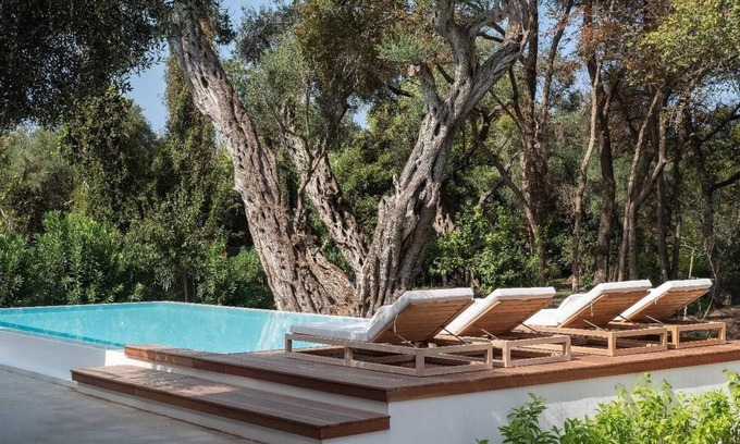 Molos Apartment | 350 m² Apartment ∙ 5 bedrooms ∙ 12 guests