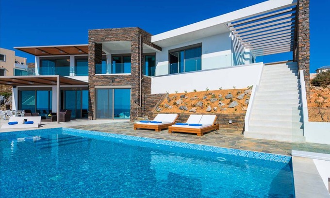 Stavros Villa | 350 m² Villa ∙ 4 bedrooms ∙ 10 guests