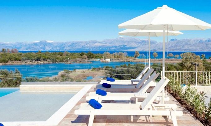 Agios Spyridon Corfu Villa | 350 m² Villa ∙ 8 bedrooms ∙ 18 guests