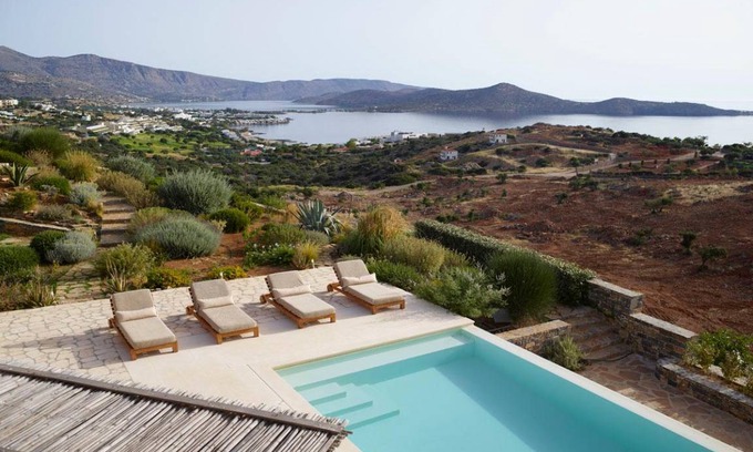 Elounda House | 352 m² Farmhouse ∙ 8 bedrooms ∙ 16 guests