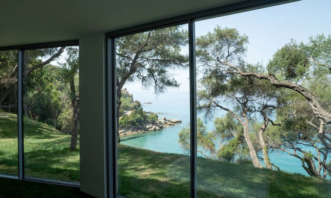 Sinarades Villa | 360 m² Villa ∙ 5 bedrooms ∙ 11 guests