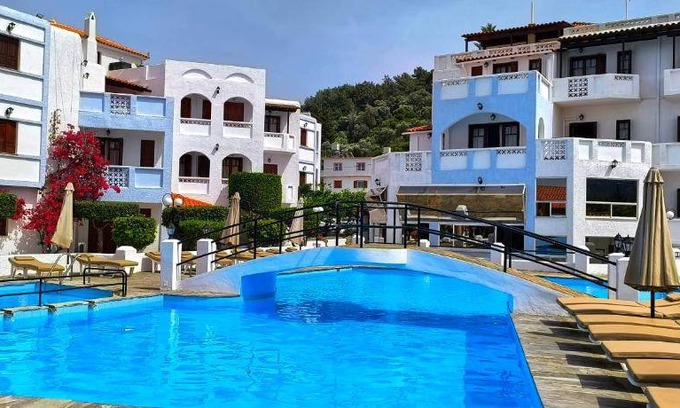 Karlovassi Apartment | 40 m² Serviced apartment ∙ 10 guests