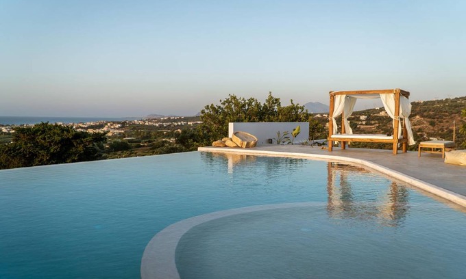 Xiro Chorio House | 400 m² House ∙ 8 bedrooms ∙ 18 guests