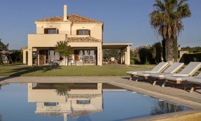 Kilada Villa | 420 m² Villa ∙ 8 bedrooms ∙ 16 guests