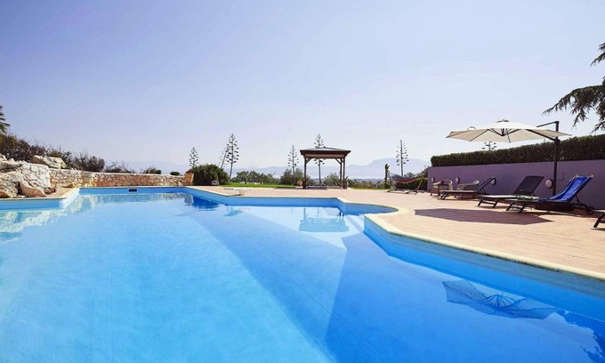 Velo-Vocha House | 450 m² House ∙ 9 bedrooms ∙ 20 guests