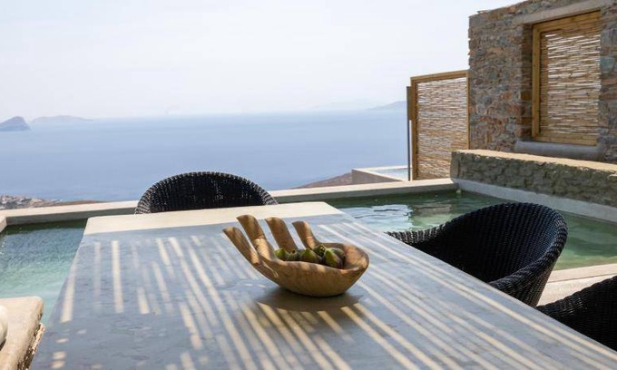 Kithnos Villa | 450 m² Villa ∙ 3 bedrooms ∙ 20 guests