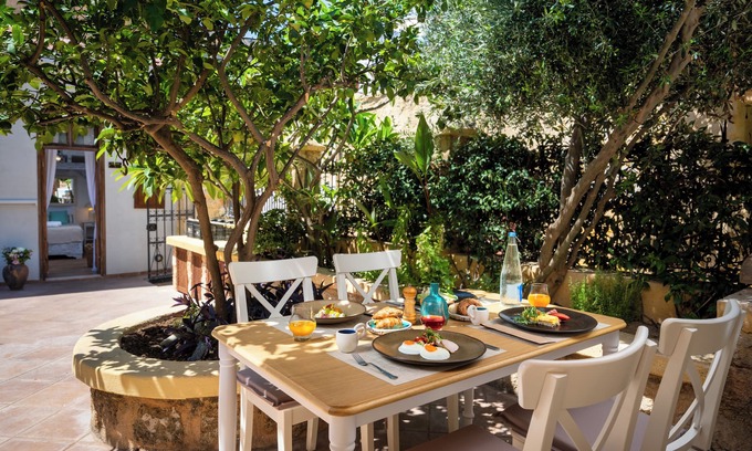 Rhodes Old Town Bed & Breakfast | 4U Rhodes
