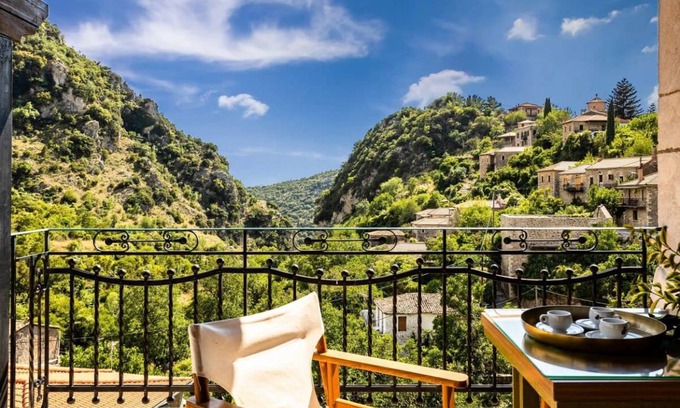 Trikolonoi Apartment | 61 m² Apartment ∙ 2 bedrooms ∙ 4 guests